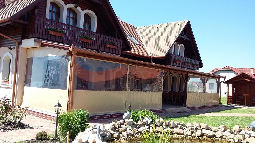Sovirag Vendeghaz Hotel Hortobagy Bagian luar foto