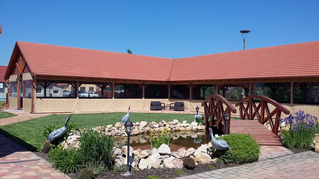 Sovirag Vendeghaz Hotel Hortobagy Bagian luar foto