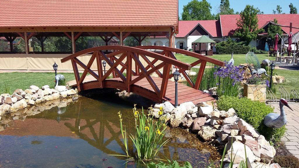 Sovirag Vendeghaz Hotel Hortobagy Bagian luar foto
