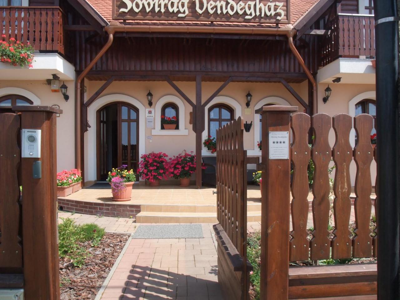 Sovirag Vendeghaz Hotel Hortobagy Bagian luar foto