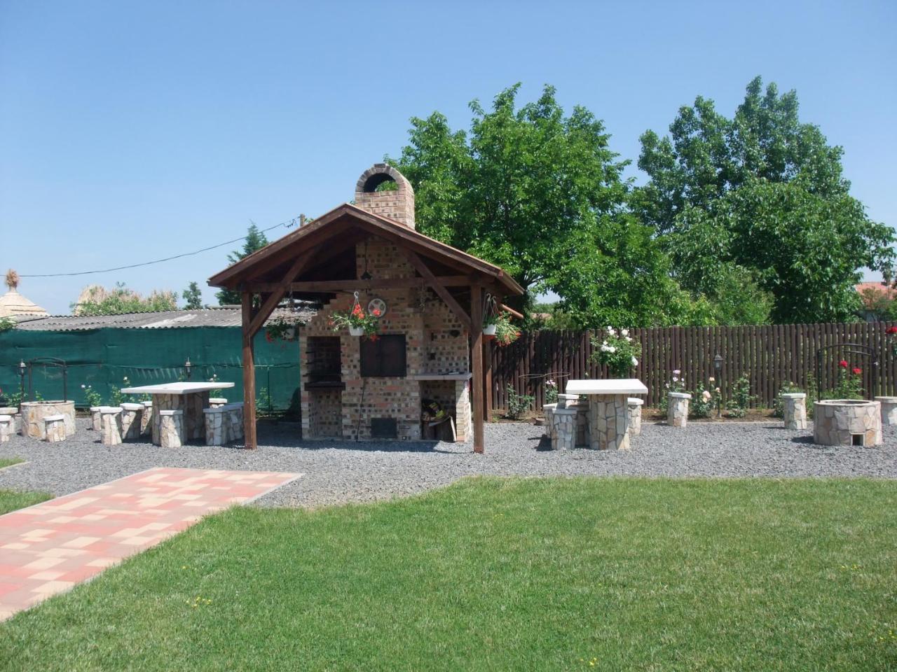 Sovirag Vendeghaz Hotel Hortobagy Bagian luar foto